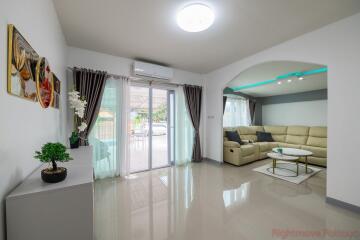 3 Bed House For Sale In East Pattaya - Watana Village