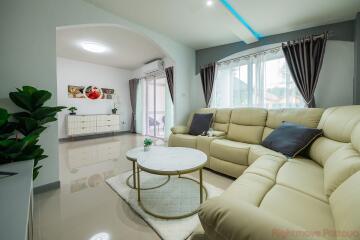 3 Bed House For Sale In East Pattaya - Watana Village