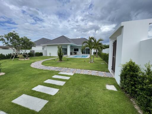 Smart Hamlet: 1 Year old Pool Villa 2 Bed 2 Bath on a good size of land