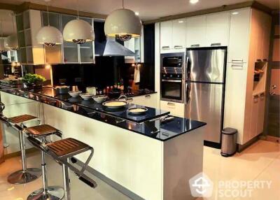 1-BR Condo at Regent Royal Place 1 Condominium near BTS Ratchadamri