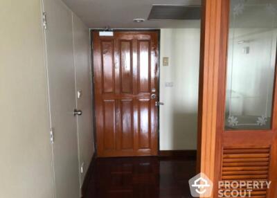 1-BR Condo at Omni Tower near BTS Nana