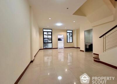 3-BR Townhouse in Bang Na Nuea