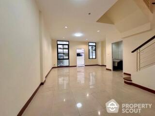 3-BR Townhouse in Bang Na Nuea