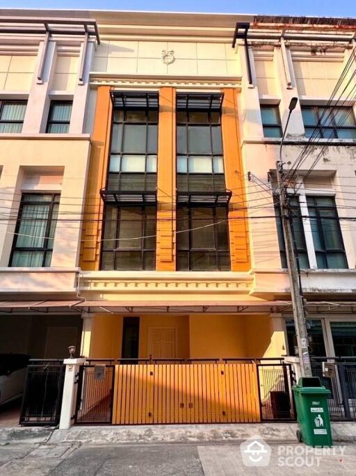 3-BR Townhouse in Bang Na Nuea