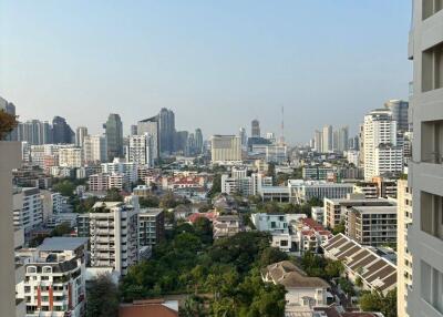 4-BR Condo at D.S. Tower 1 Sukhumvit 33 Condominium near BTS Phrom Phong