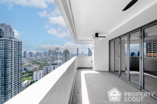 5-BR Condo at D.S. Tower 1 Sukhumvit 33 Condominium near BTS Phrom Phong