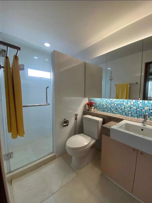 2 bed Condo in Residence 52 Phrakhanong District C020898