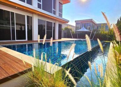 4 Bedrooms Pool villa for rent in San Kamphaeng
