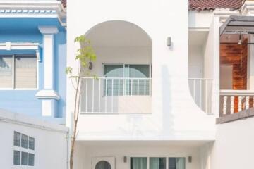 2 Bedrooms Townhouse for sale close to Central Festival Chiangmai