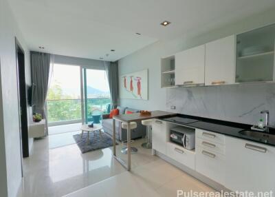 Foreign Freehold 1 Bedroom Corner Unit with Partial Sea View in Emerald Terrace, Patong