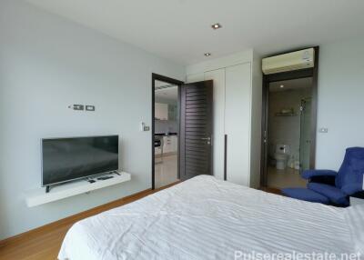 Foreign Freehold 1 Bedroom Corner Unit with Partial Sea View in Emerald Terrace, Patong