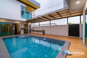 Modern Pool Villa  in East Pattaya