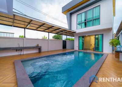 Modern Pool Villa  in East Pattaya