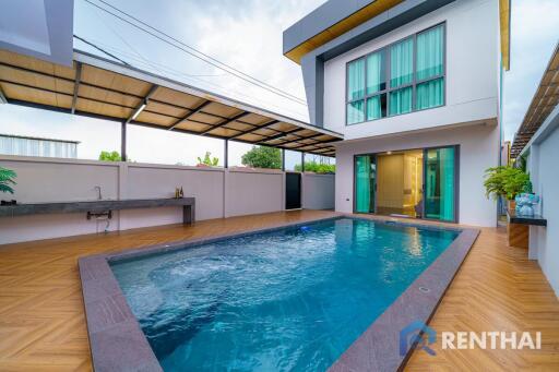 Modern Pool Villa  in East Pattaya