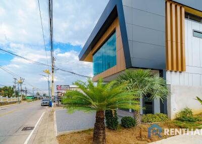 Modern Pool Villa  in East Pattaya