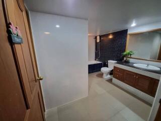 Condo for Rent, Sale at Hillside 3