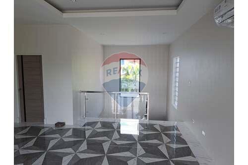 330 Sqm., 3 Beds, 4 Baths House listed for ฿ 9,950,000.