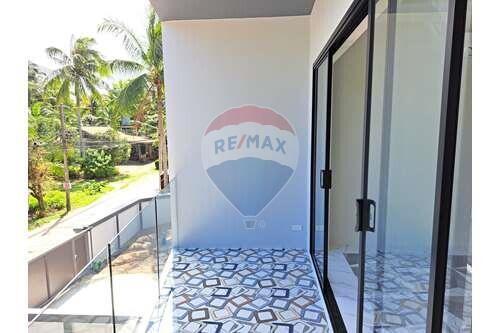 3 Bedroom Modern Contemporary Award Winning Villa in Baan Tai