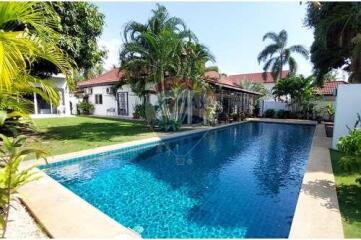 Charming 4 Bedroom House with Pool near Regents School - 920471009-107
