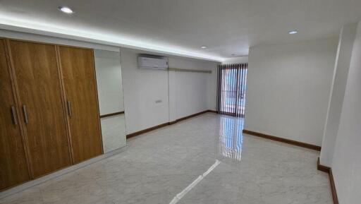 For Rent Bangkok Home Office Sukhumvit BTS Udom Suk Phra Khanong