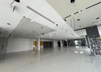 For Rent Bangkok Retail Rama 9 MRT Ratchadapisek Din Daeng