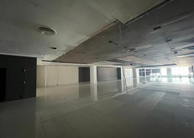 For Rent Bangkok Retail Rama 9 MRT Ratchadapisek Din Daeng