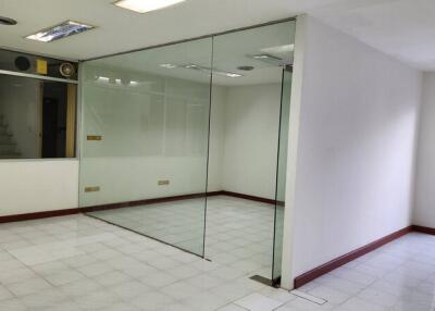 For Sale and Rent Bangkok Office Sukhumvit BTS On Nut Phra Khanong