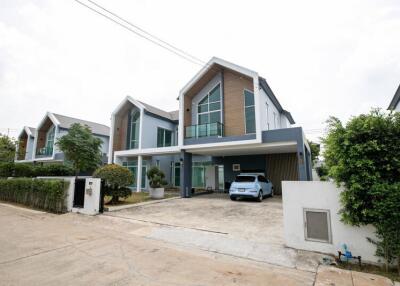 For Sale and Rent Pathum Thani Single House Baan Fah Piyarom Nordern Lam Lukka Lam Luk Ka