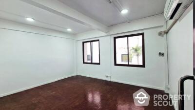 4-BR Townhouse near BTS Asok