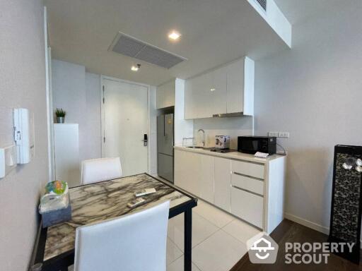 1-BR Condo at Nara 9 Sathorn-Narathiwas near BTS Saint Louis