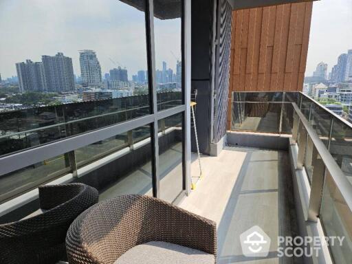 1-BR Condo at The Room Sukhumvit 38 near BTS Ekkamai