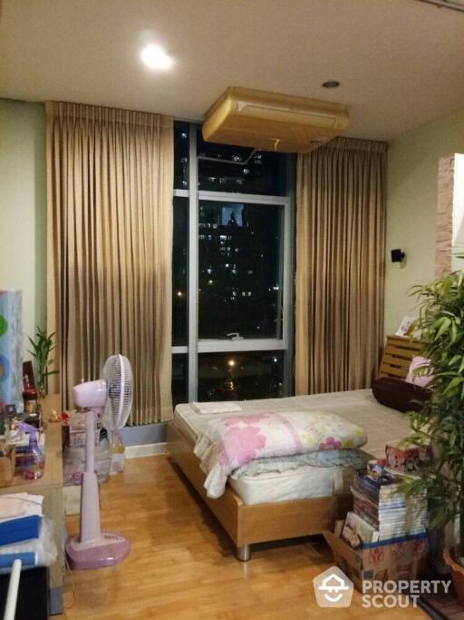 2-BR Condo at Baan Sathorn Chaopraya near BTS Krung Thon Buri