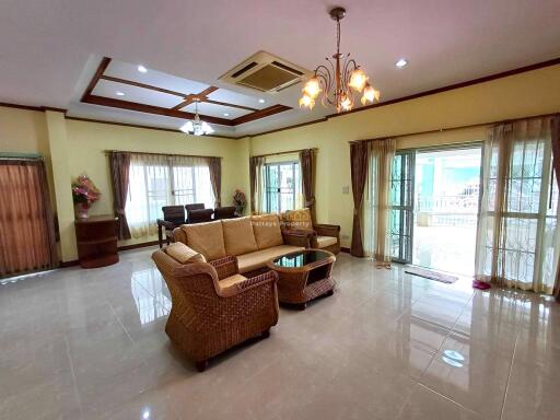 2 Bedrooms Villa / Single House in Baan Chalita Na Kluea H011730