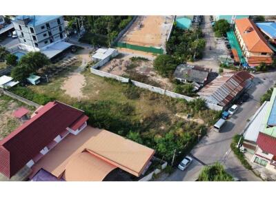 400 Sqm. Land listed for ฿ 5,000,000.