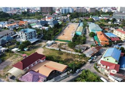 400 Sqm. Land listed for ฿ 5,000,000.