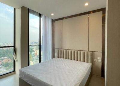 2-BR Condo at Noble Ploenchit near BTS Phloen Chit