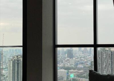 2-BR Condo at Noble Ploenchit near BTS Phloen Chit