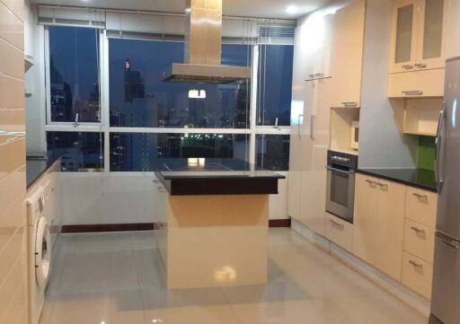 Urbana Langsuan  3 Bedroom Property in Prime Location