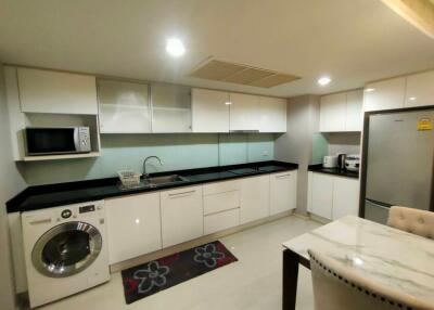 Pearl Residence  Spacious 2 Bedroom Luxury Condo Near Benjasiri Park