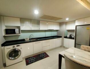 Pearl Residence  Spacious 2 Bedroom Luxury Condo Near Benjasiri Park