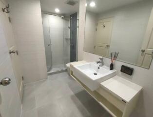 Pearl Residence  Spacious 2 Bedroom Luxury Condo Near Benjasiri Park