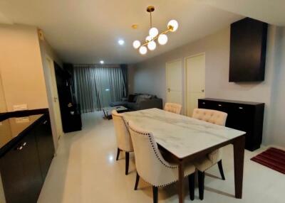 Pearl Residence  Spacious 2 Bedroom Luxury Condo Near Benjasiri Park