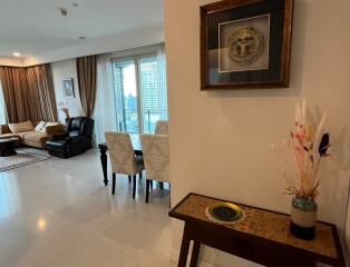 Q Langsuan  2 Bedroom Luxury Condo For Rent in Desirable Location