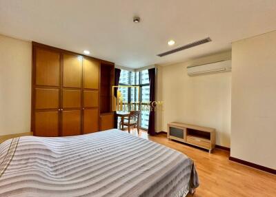 Baan Somthavil  Spacious 2 Bedroom Condo Near BTS Ratchadamri