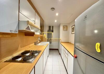 Baan Somthavil  Spacious 2 Bedroom Condo Near BTS Ratchadamri