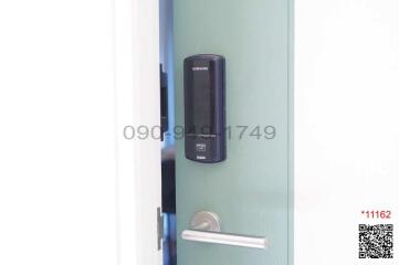 Modern entryway with Samsung digital lock