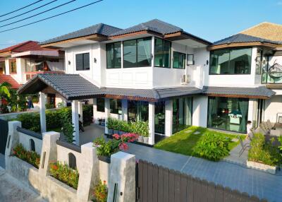 7 Bedrooms House in Eakmongkol 2/2 East Pattaya H011498
