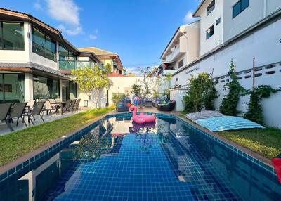 7 Bedrooms House in Eakmongkol 2/2 East Pattaya H011498