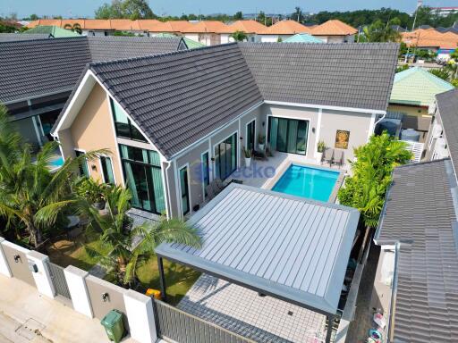 3 Bedrooms House in The Private House Pool Villas East Pattaya H011497