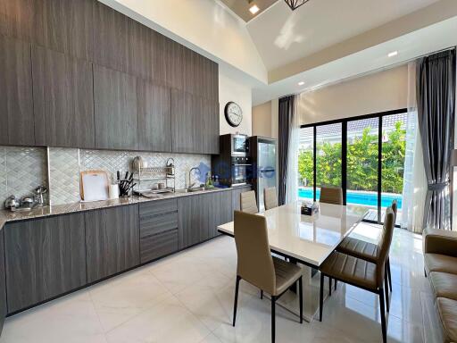 3 Bedrooms House in The Private House Pool Villas East Pattaya H011497